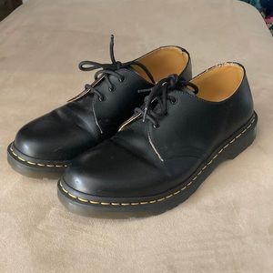 I have Doc Martens 1416 black shoe size 9 men’, 11 women’s.